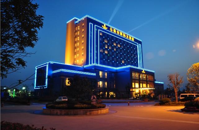 ��������Ů��Ƶ�������{ˮ̎��